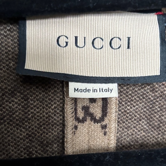 Gucci Tan Monogrammed Cape with Gold Buttons - Picture 8 of 10